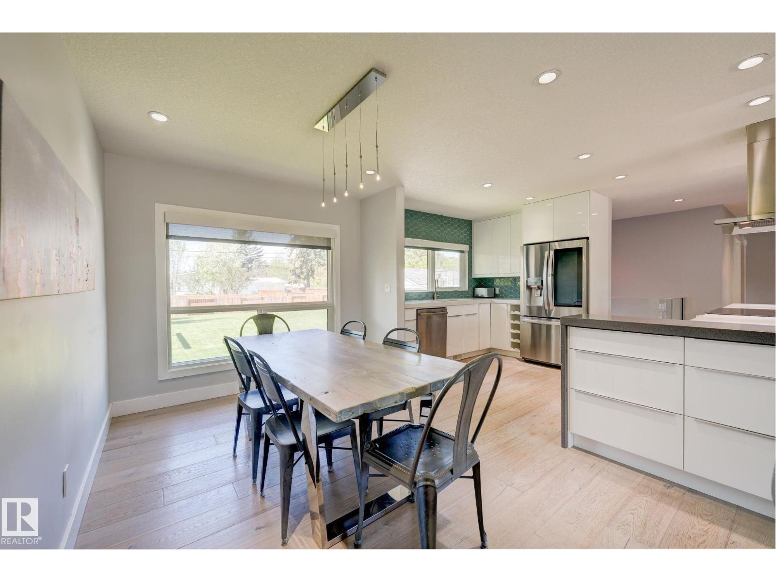 7920 119 ST NW - 15