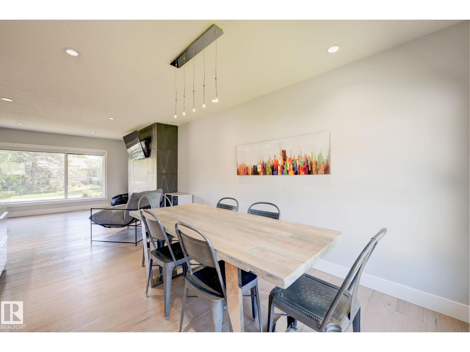 7920 119 ST NW - 17