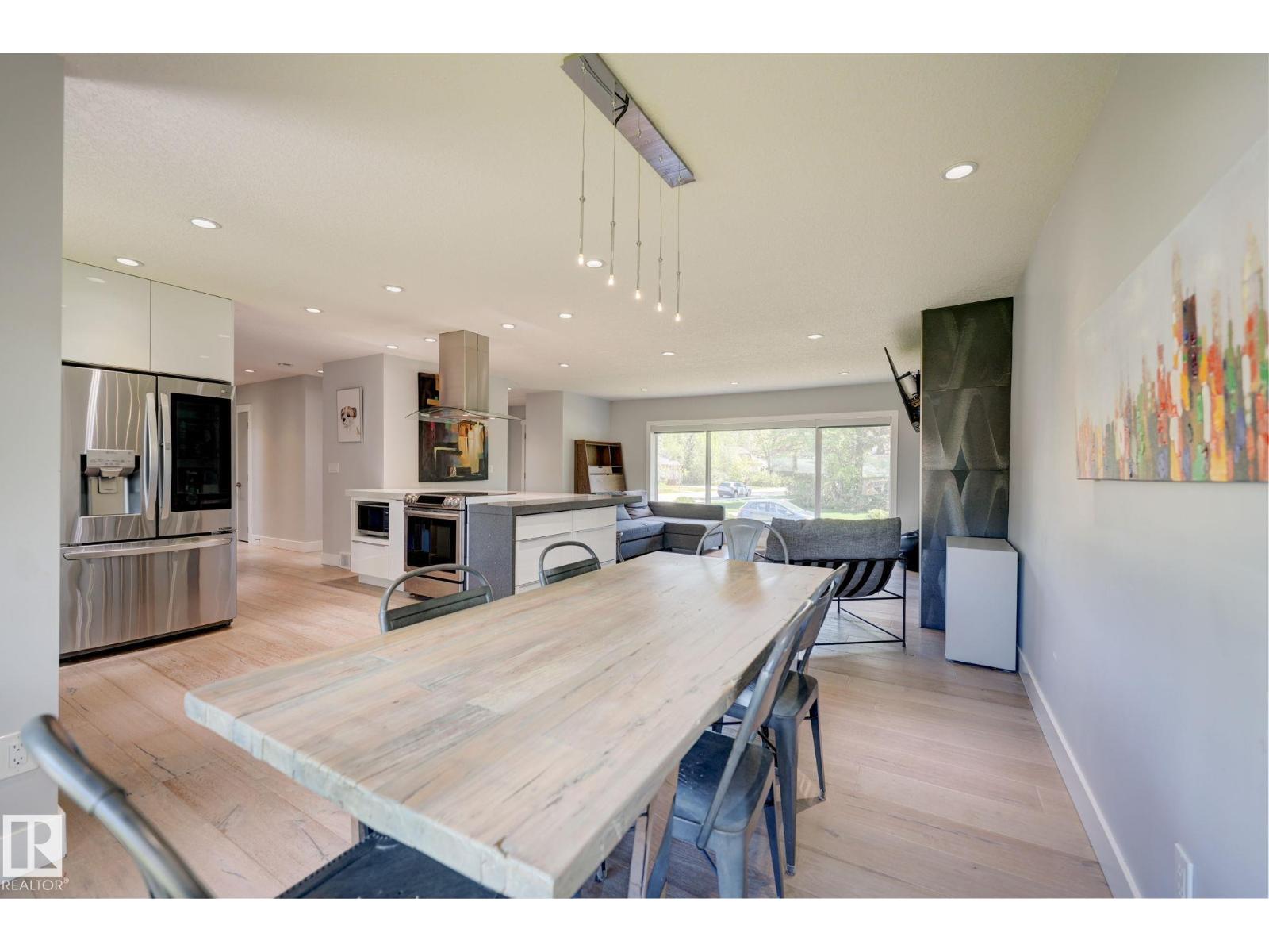 7920 119 ST NW - 18