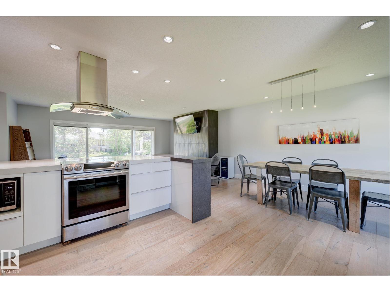7920 119 ST NW - 20