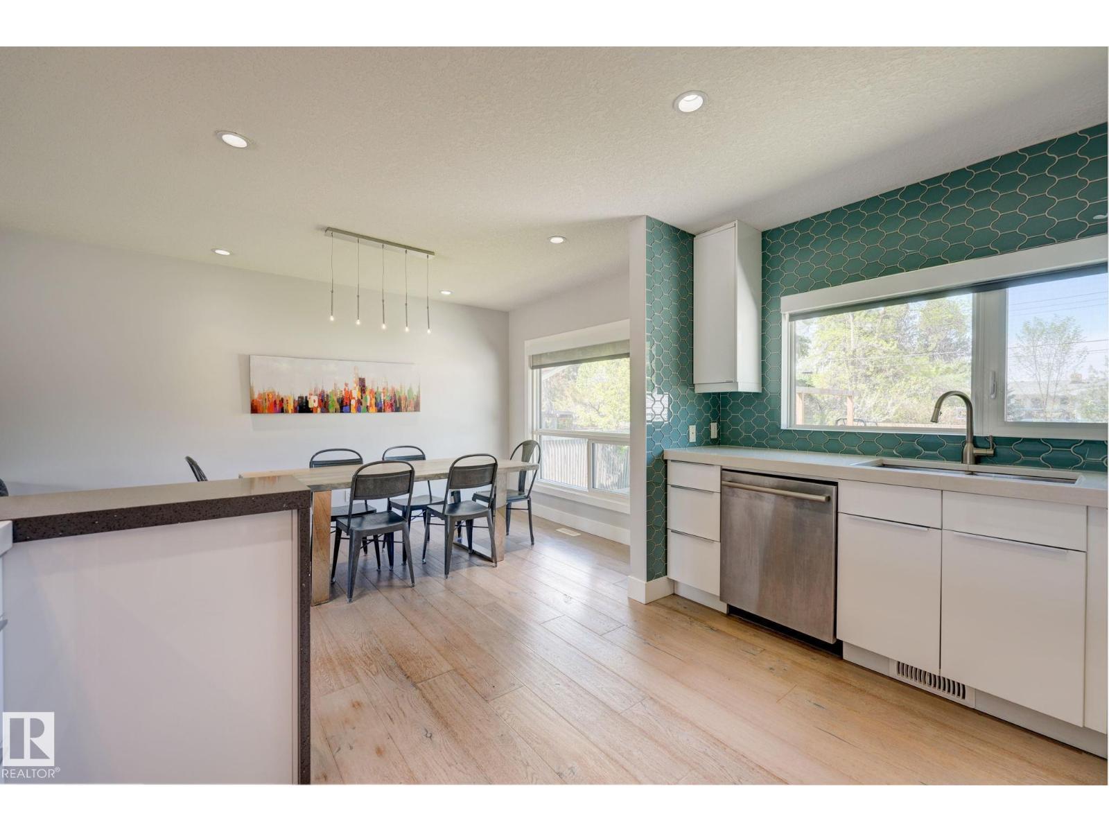 7920 119 ST NW - 21