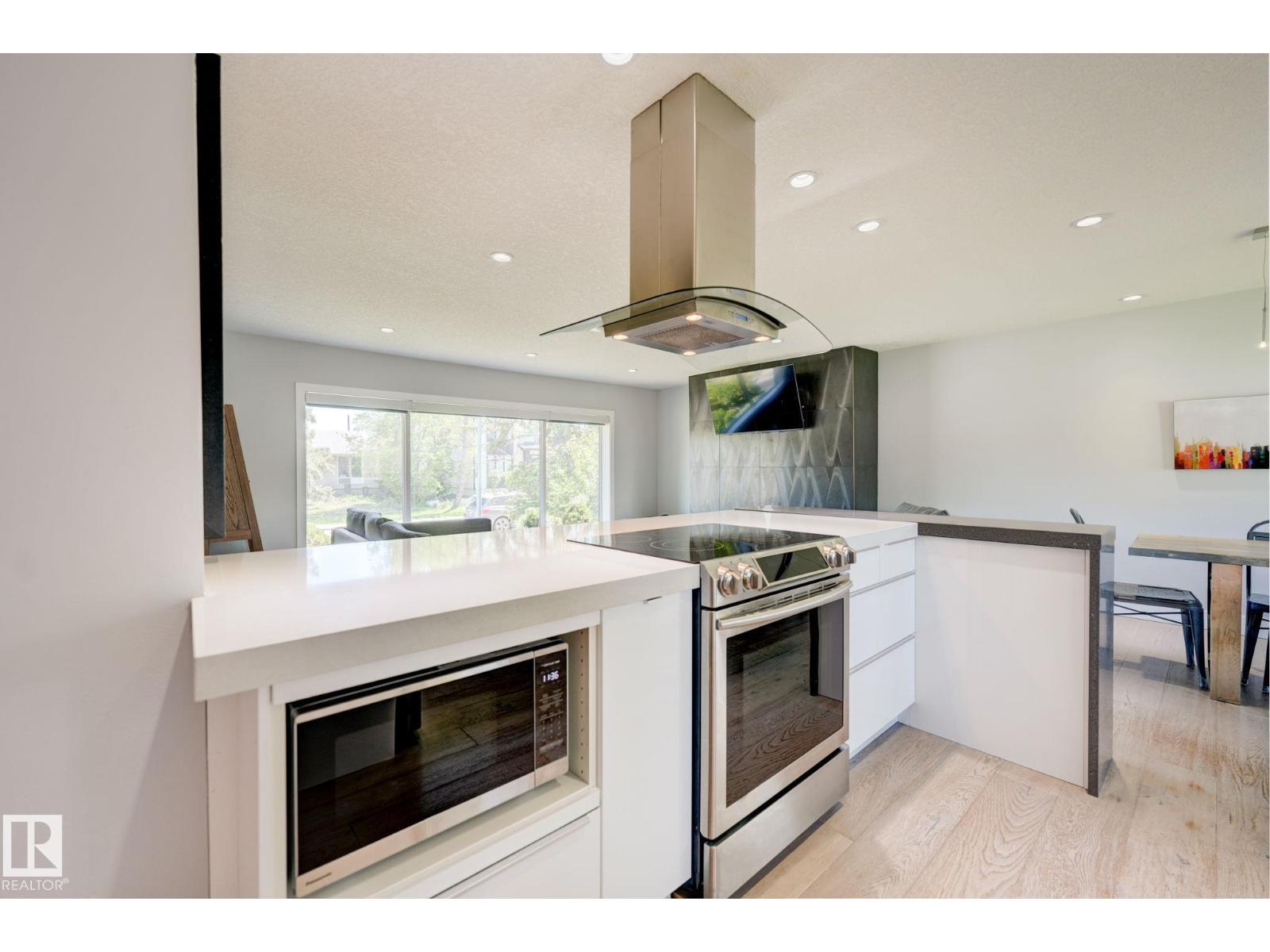 7920 119 ST NW - 23
