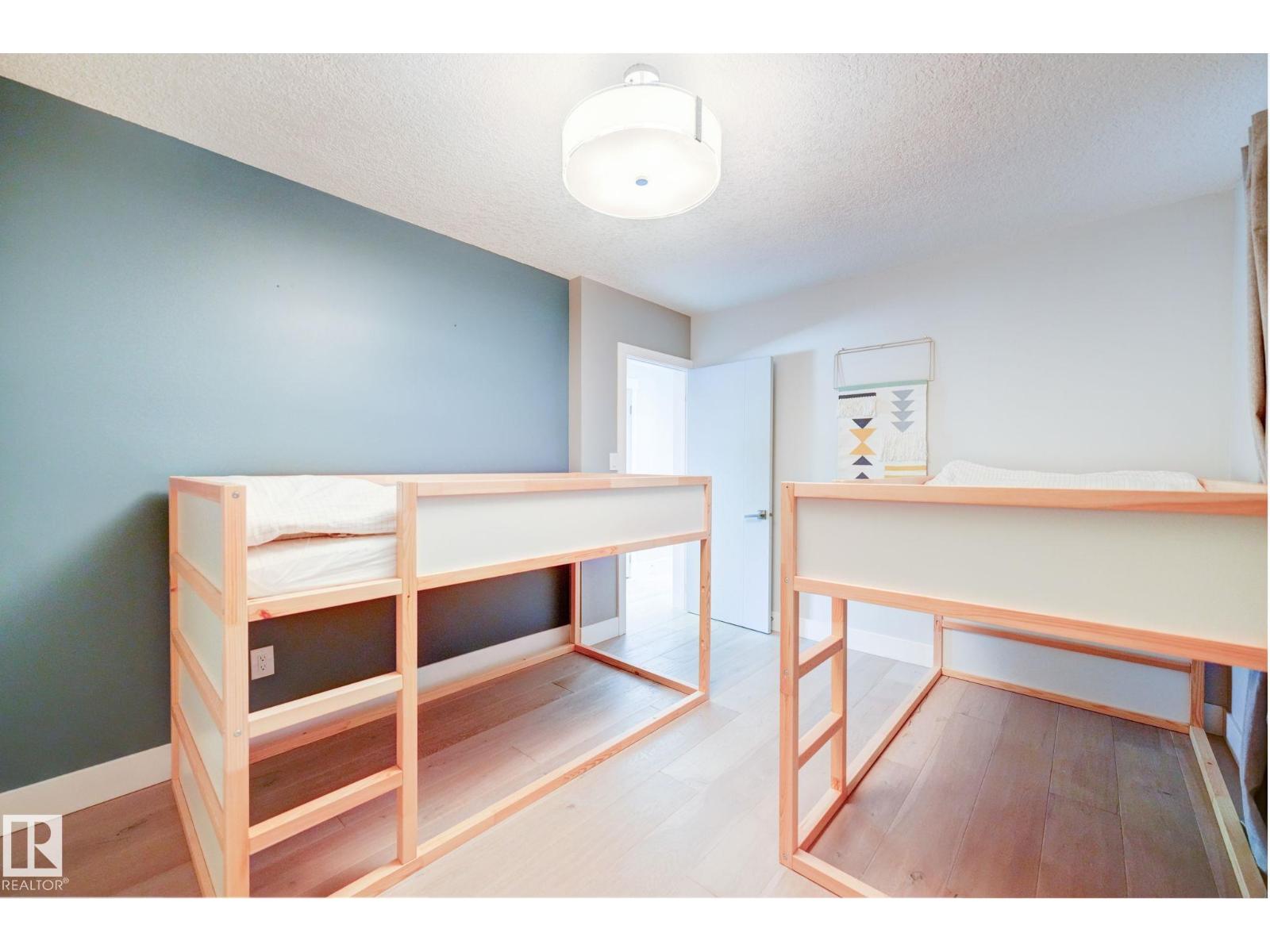 7920 119 ST NW - 32