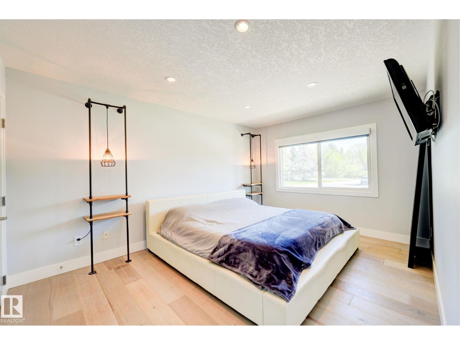 7920 119 ST NW - 36