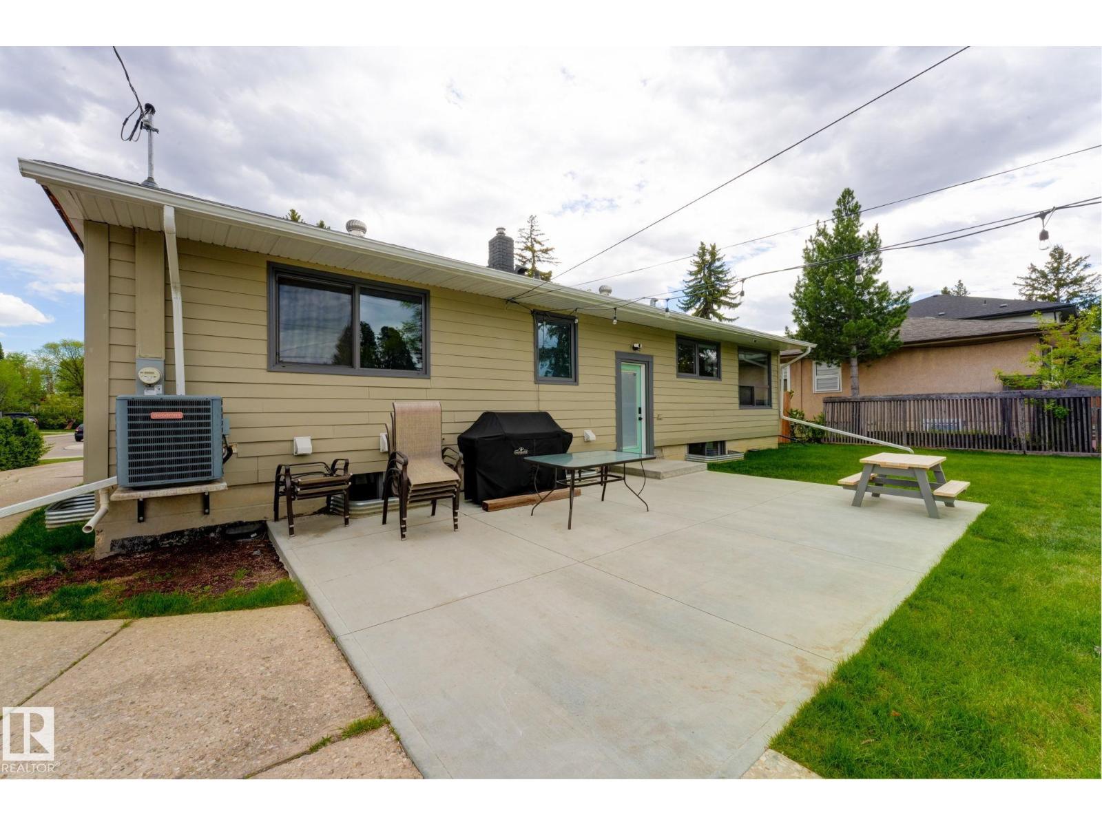 7920 119 ST NW - 61