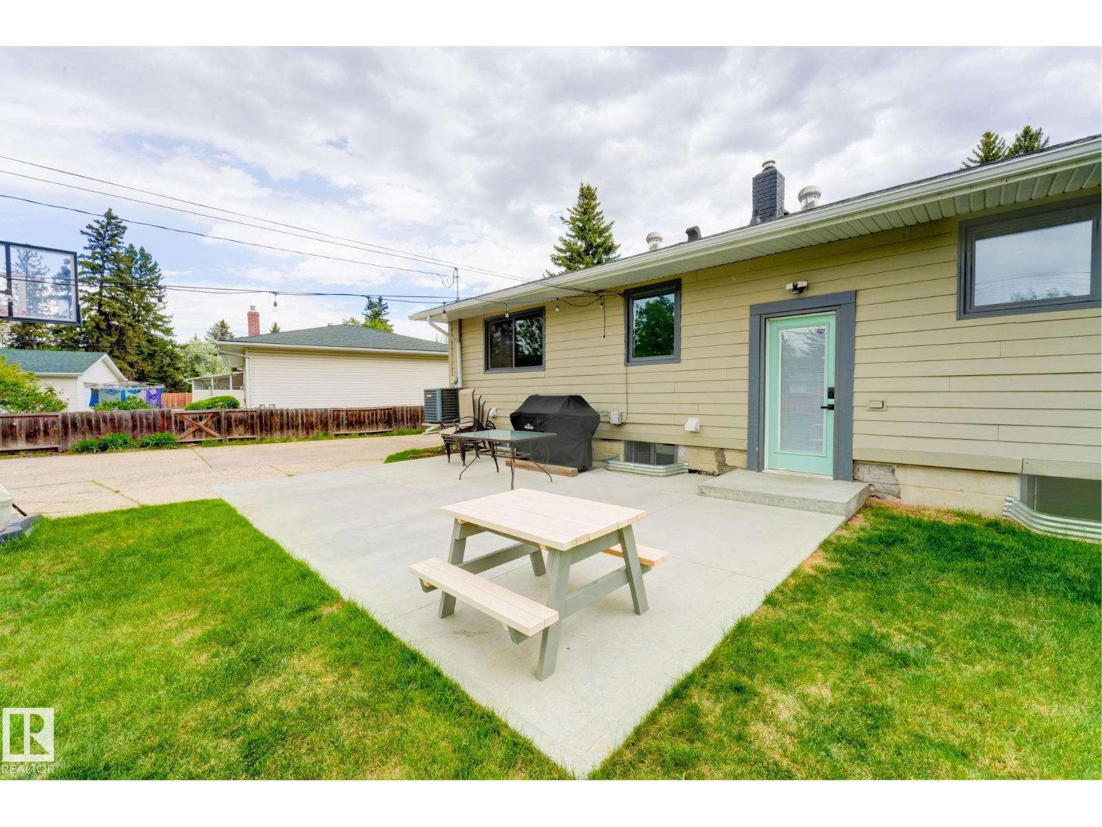 7920 119 ST NW - 62