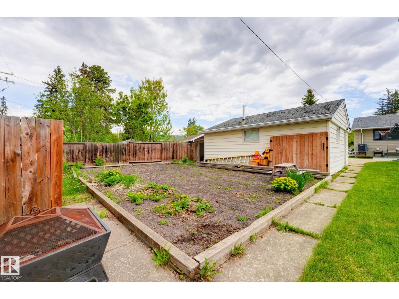7920 119 ST NW - 64