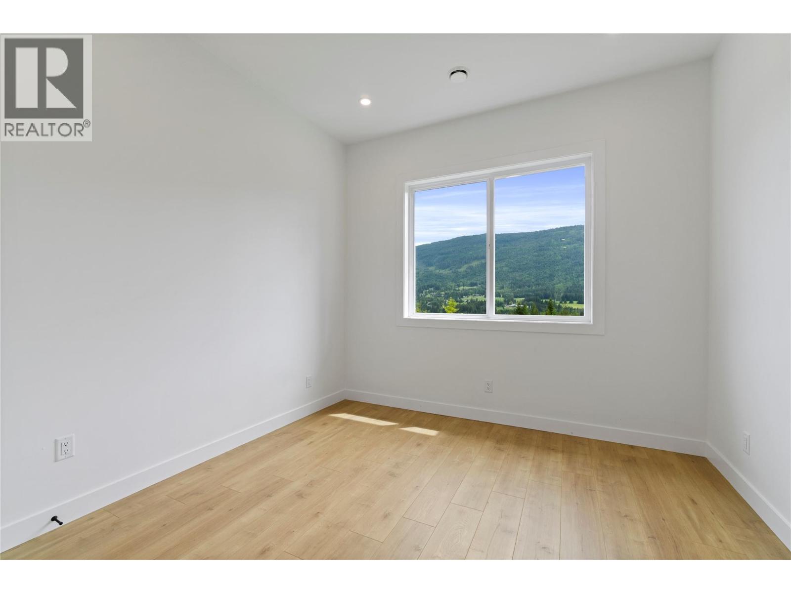 6840 42 Street NE - 30