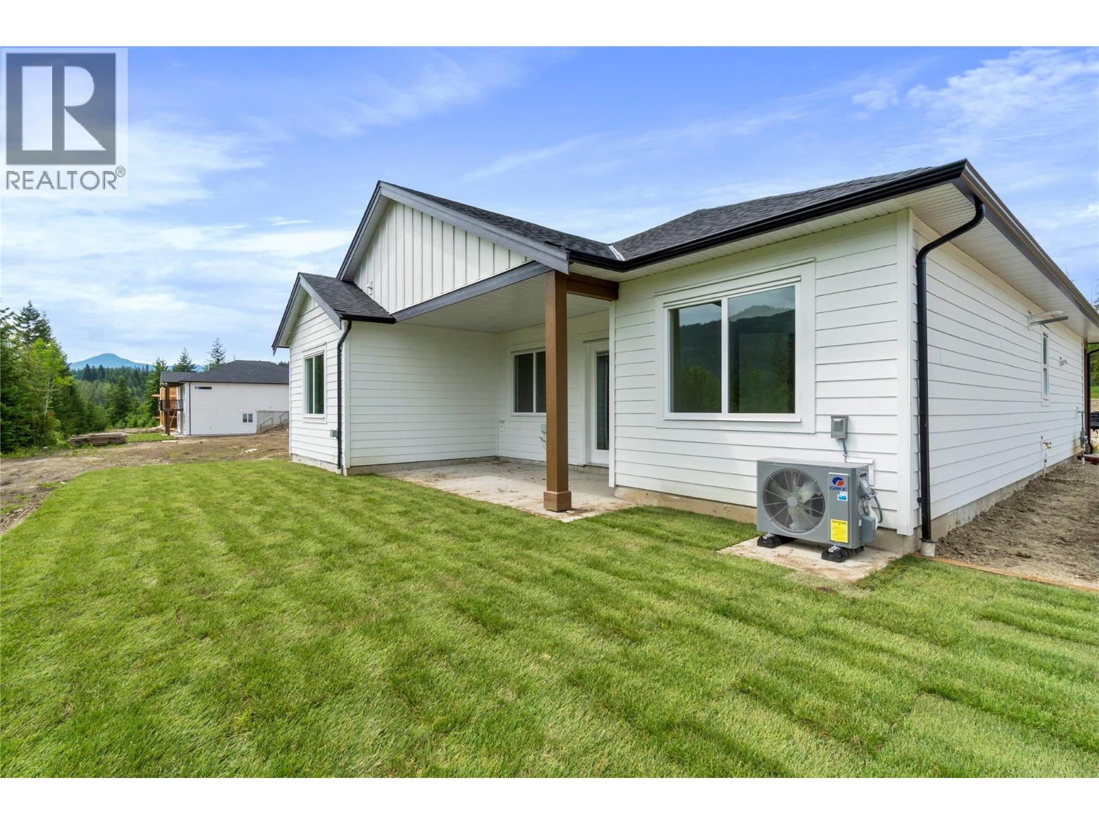 6840 42 Street NE - 36