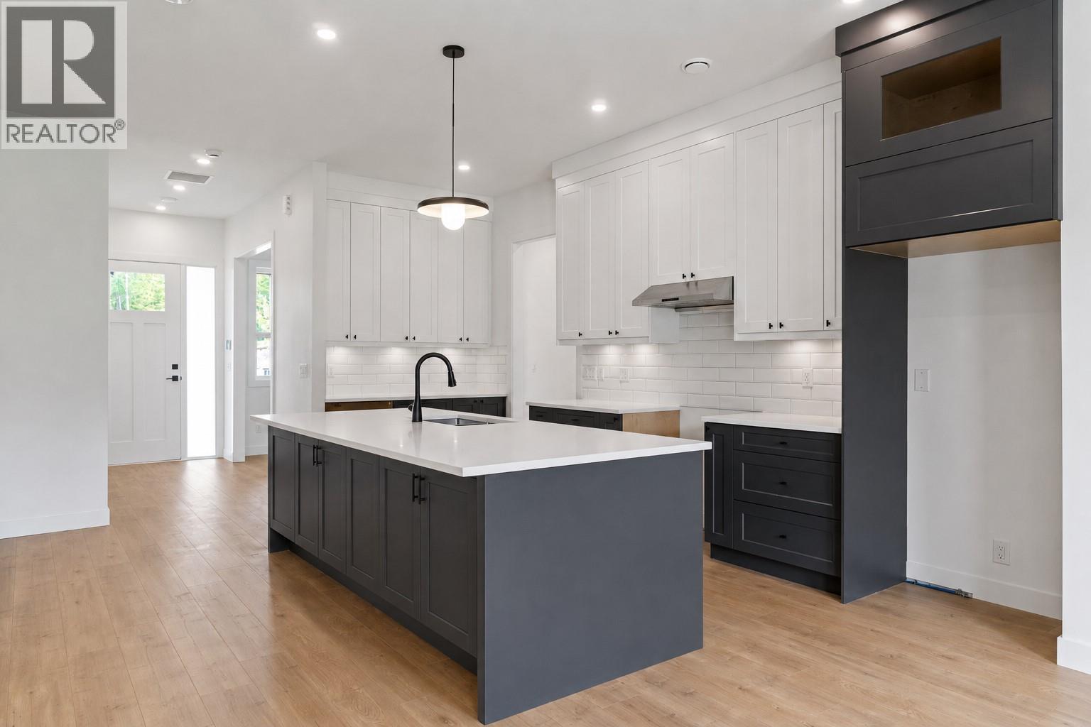 6840 42 Street NE - 8