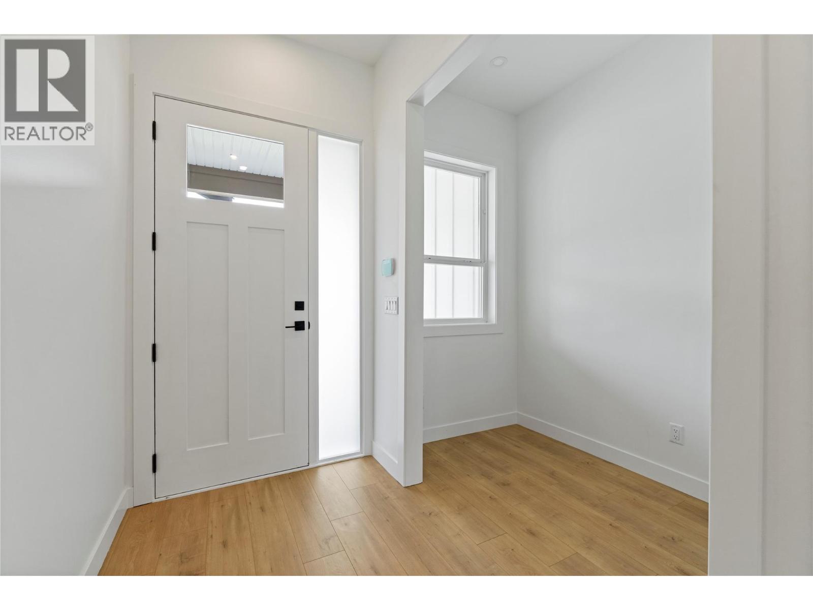 6840 42 Street NE - 23