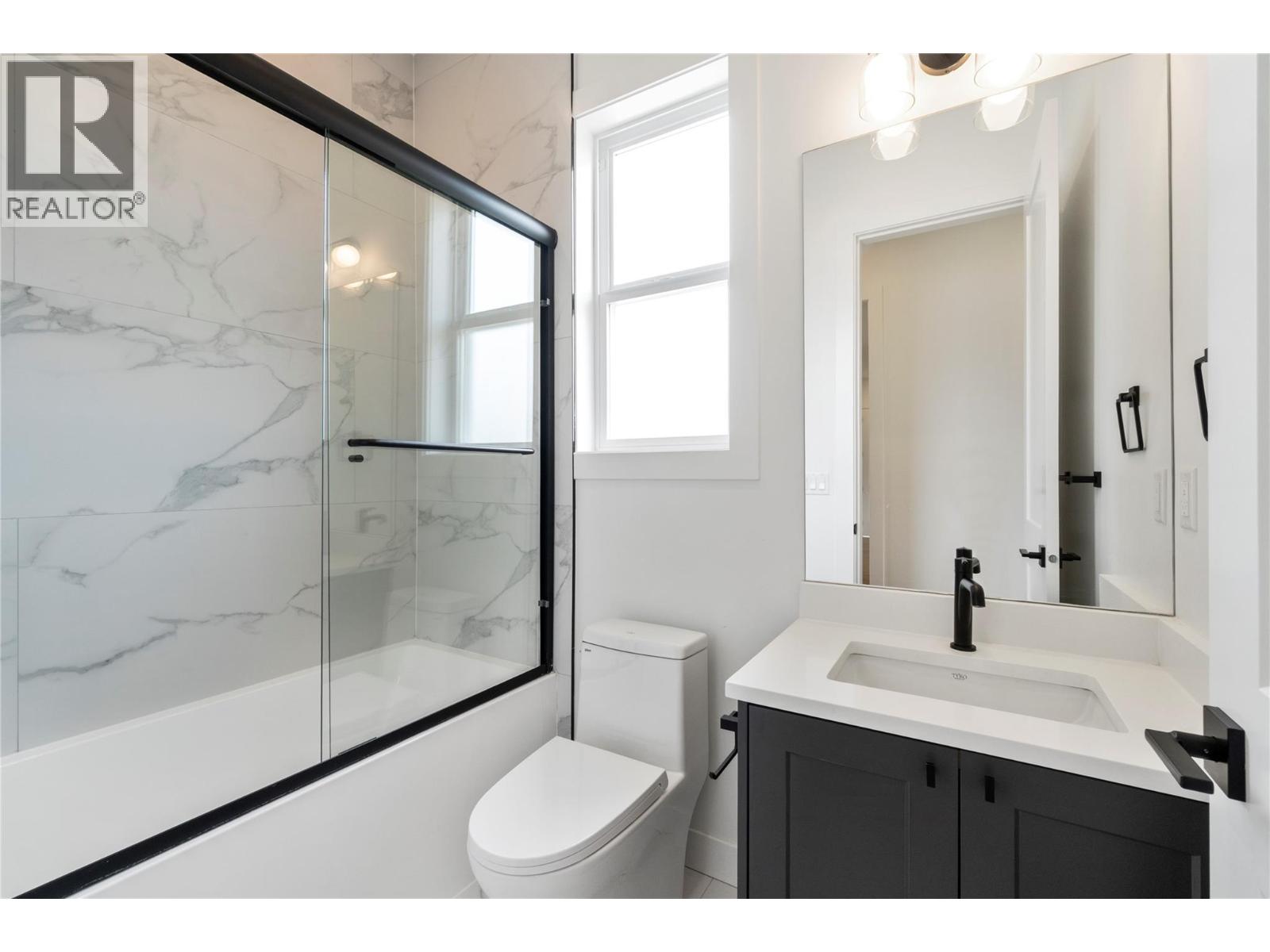 6840 42 Street NE - 29