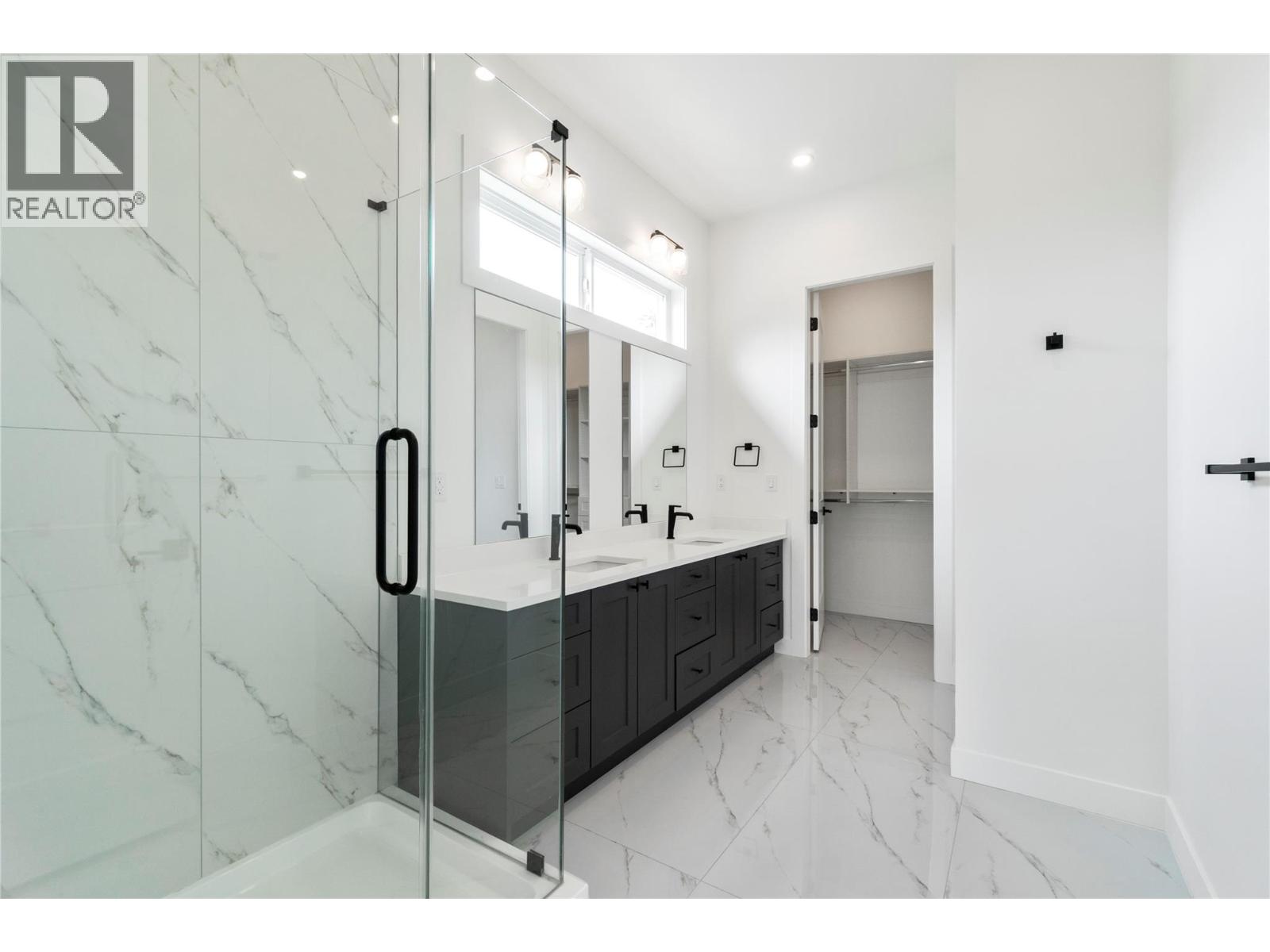 6840 42 Street NE - 18
