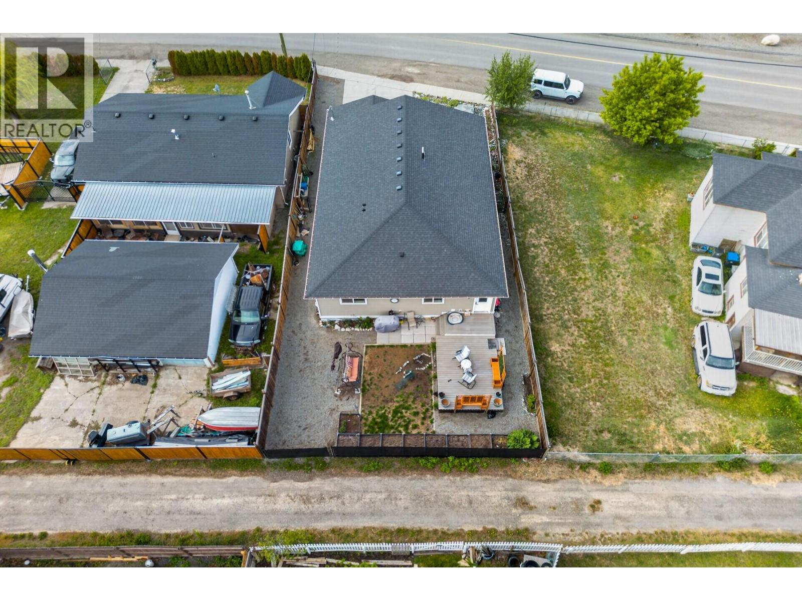 1715 QUILCHENA Avenue - 21