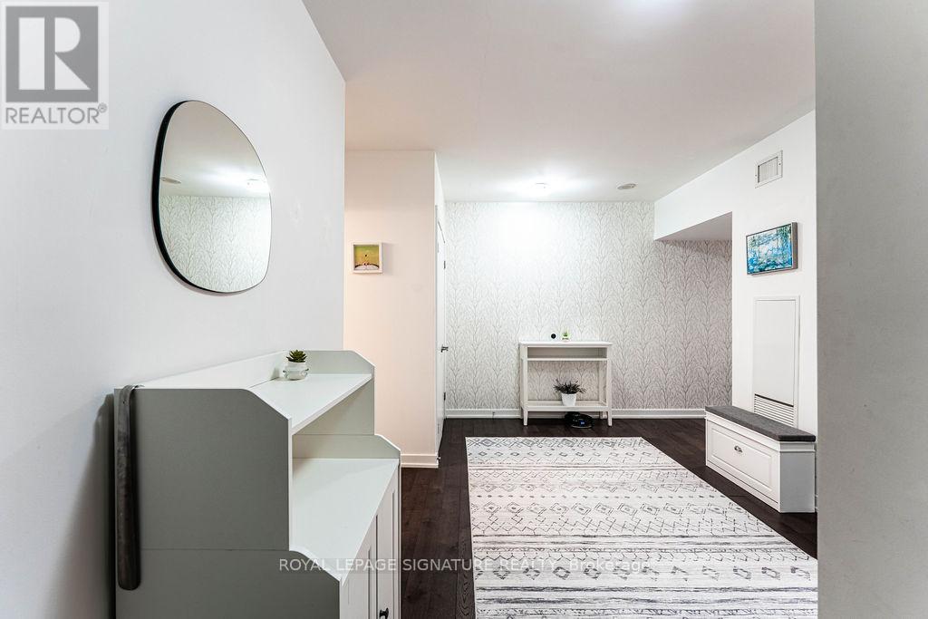 #501 20 BRUYERES MEWS - 7