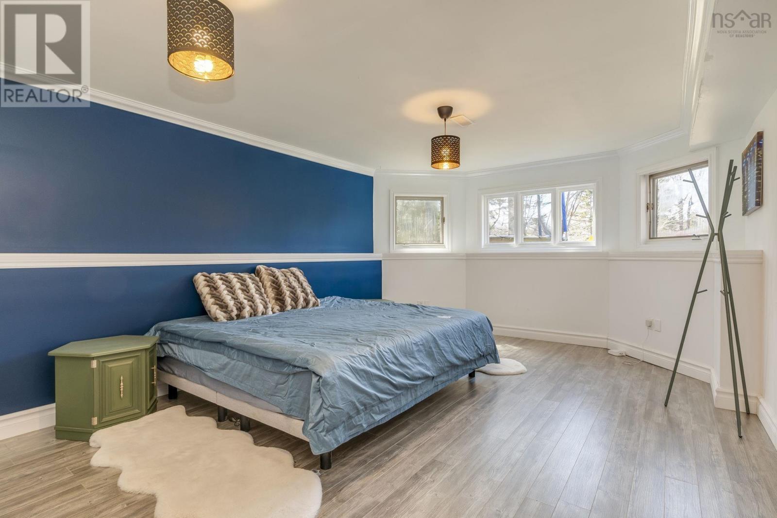 6 Evans Drive - 32