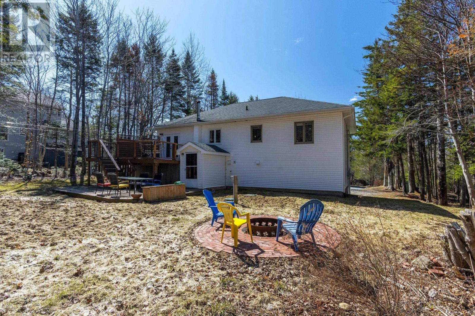 6 Evans Drive - 43