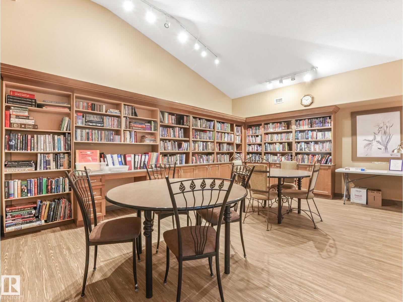 #407 8942 156 ST NW - 31