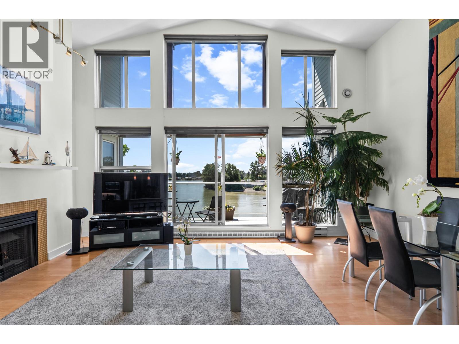 407 1880 KENT AVENUE SOUTH - main photo