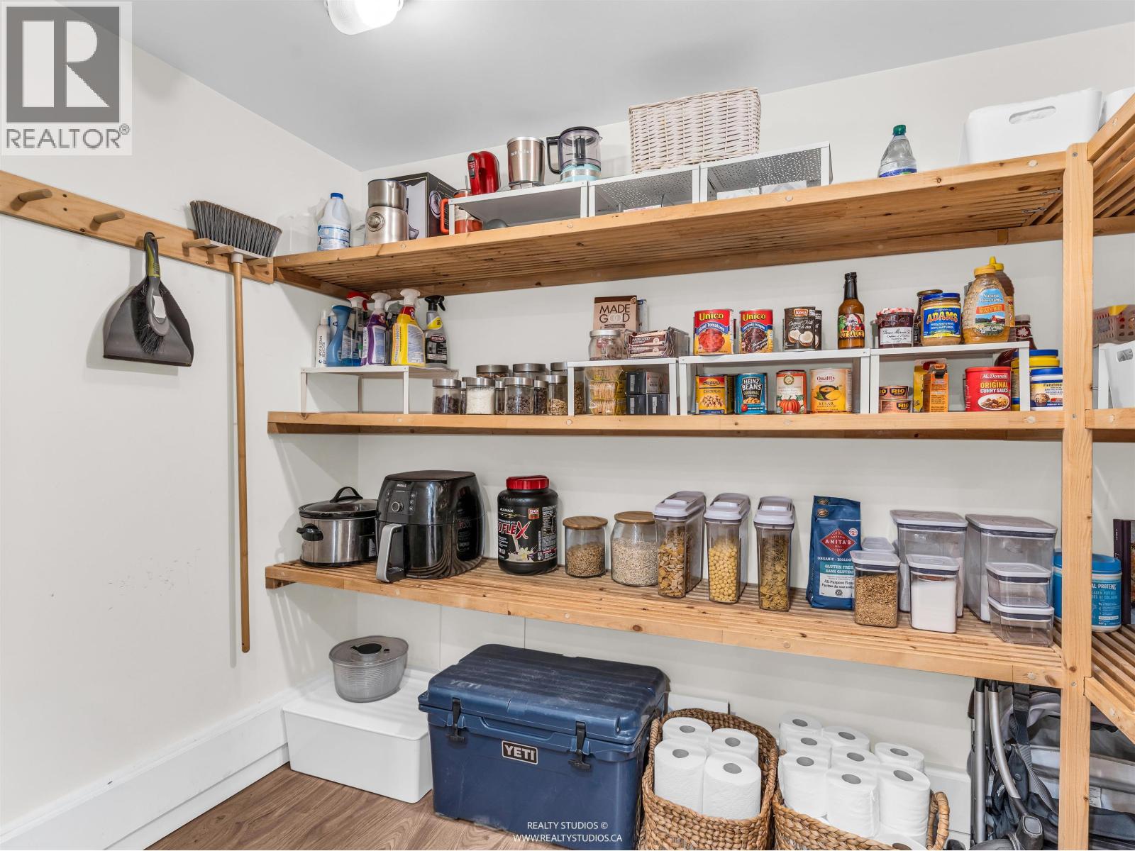 436 LAKEWOOD DRIVE, Vancouver