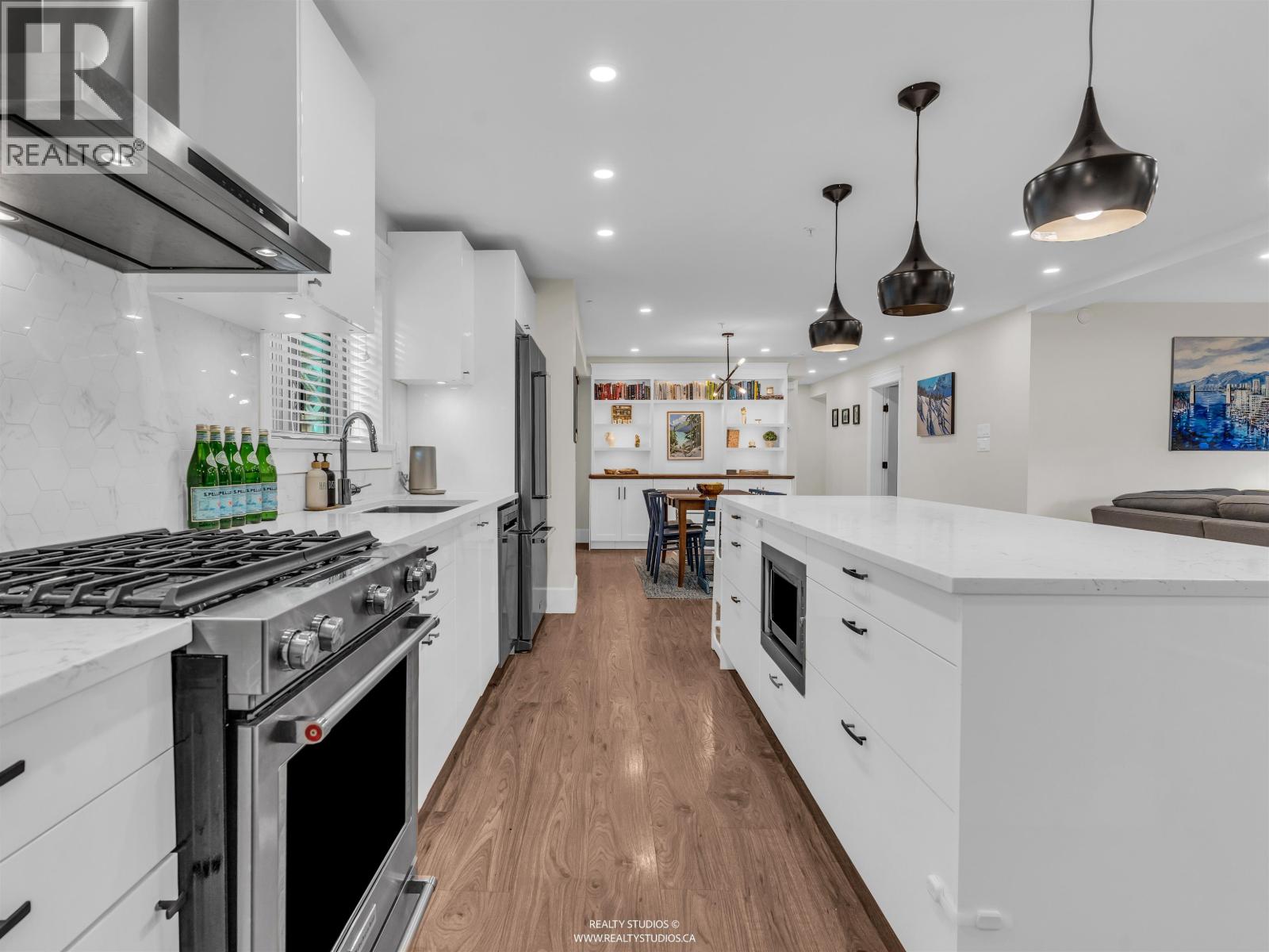 436 LAKEWOOD DRIVE, Vancouver