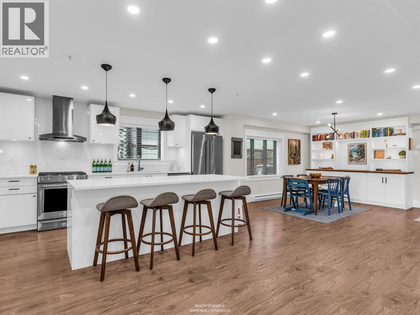 436 LAKEWOOD DRIVE, Vancouver