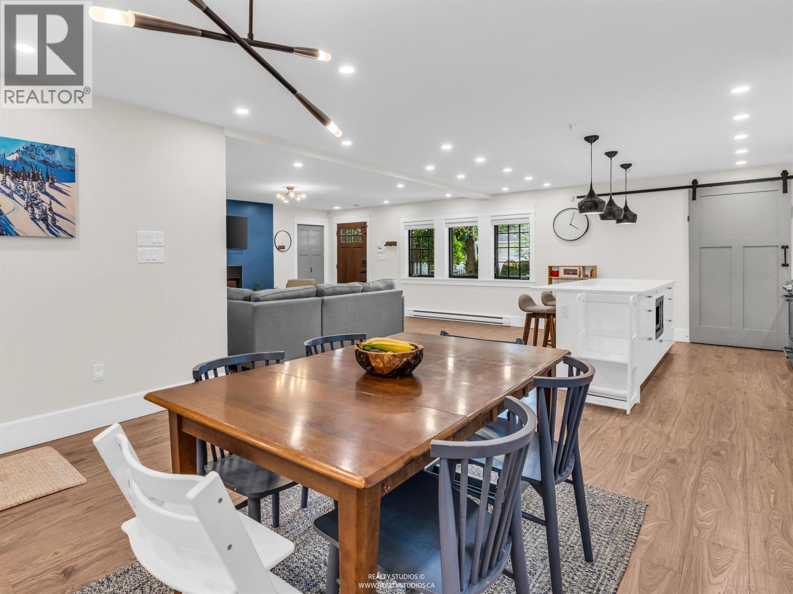 436 LAKEWOOD DRIVE, Vancouver