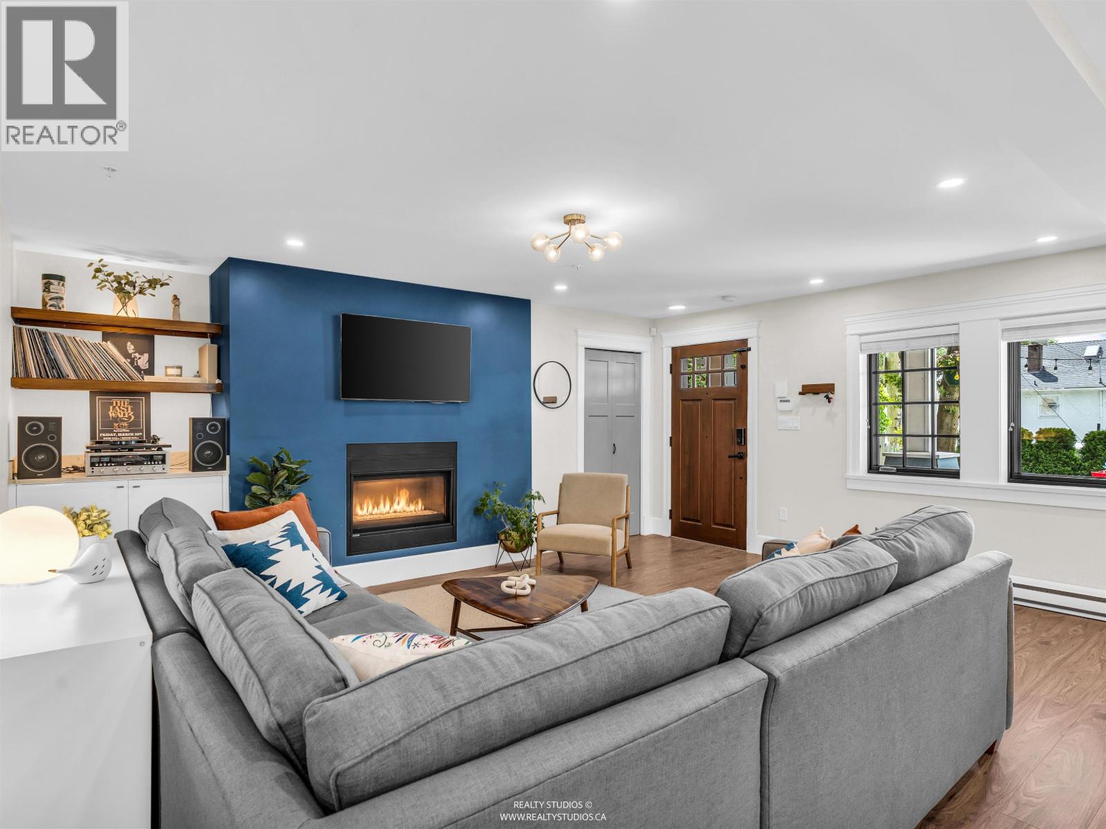 436 LAKEWOOD DRIVE, Vancouver
