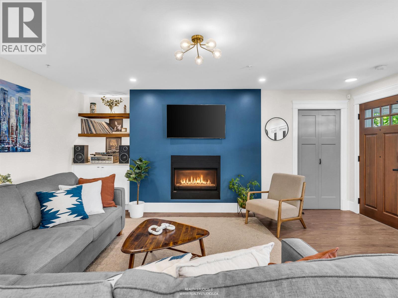 436 LAKEWOOD DRIVE, Vancouver