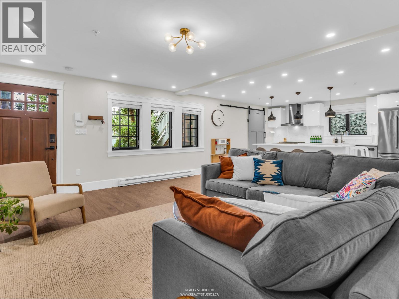 436 LAKEWOOD DRIVE, Vancouver