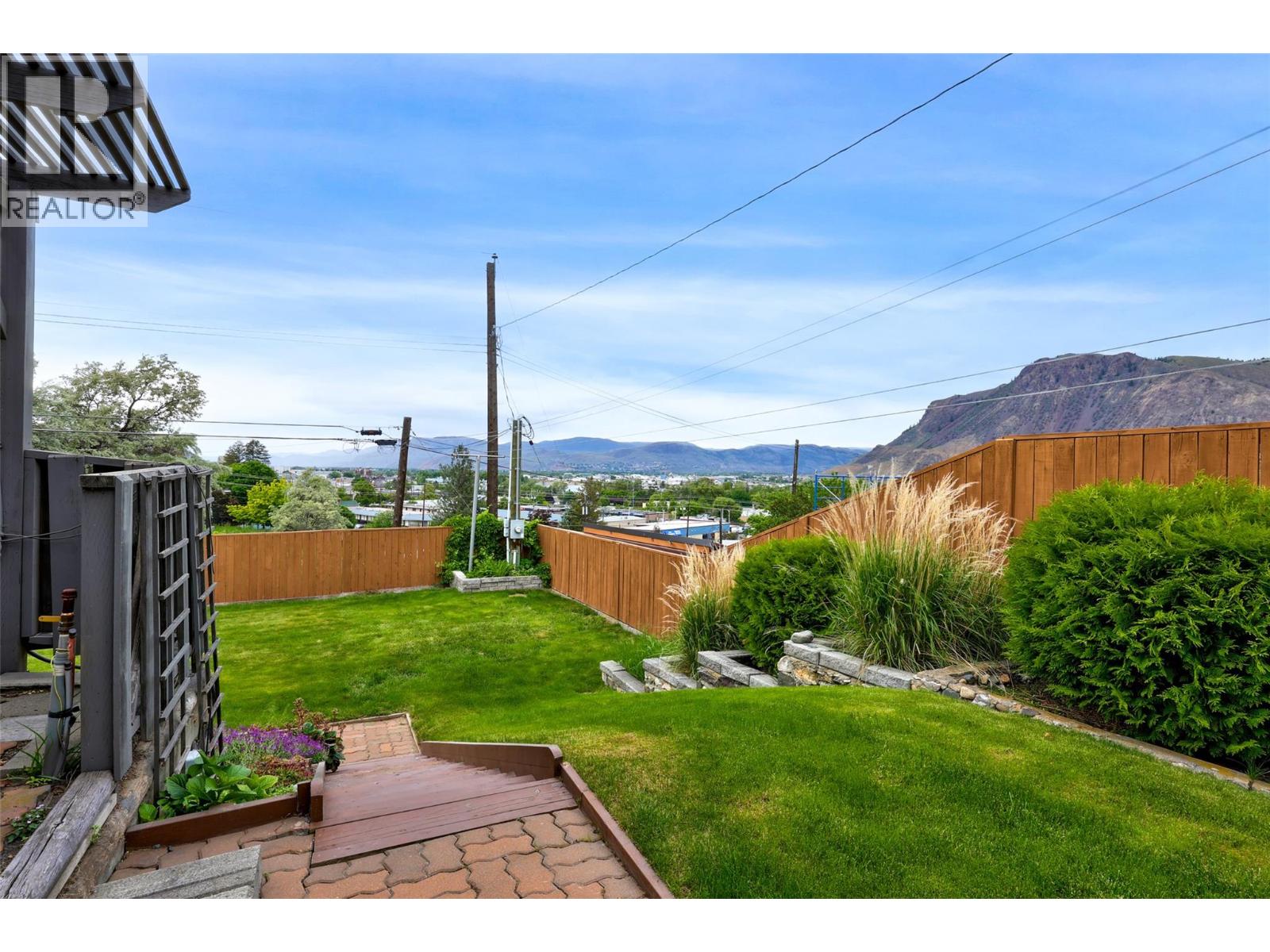 1448 Pine Crescent - 36