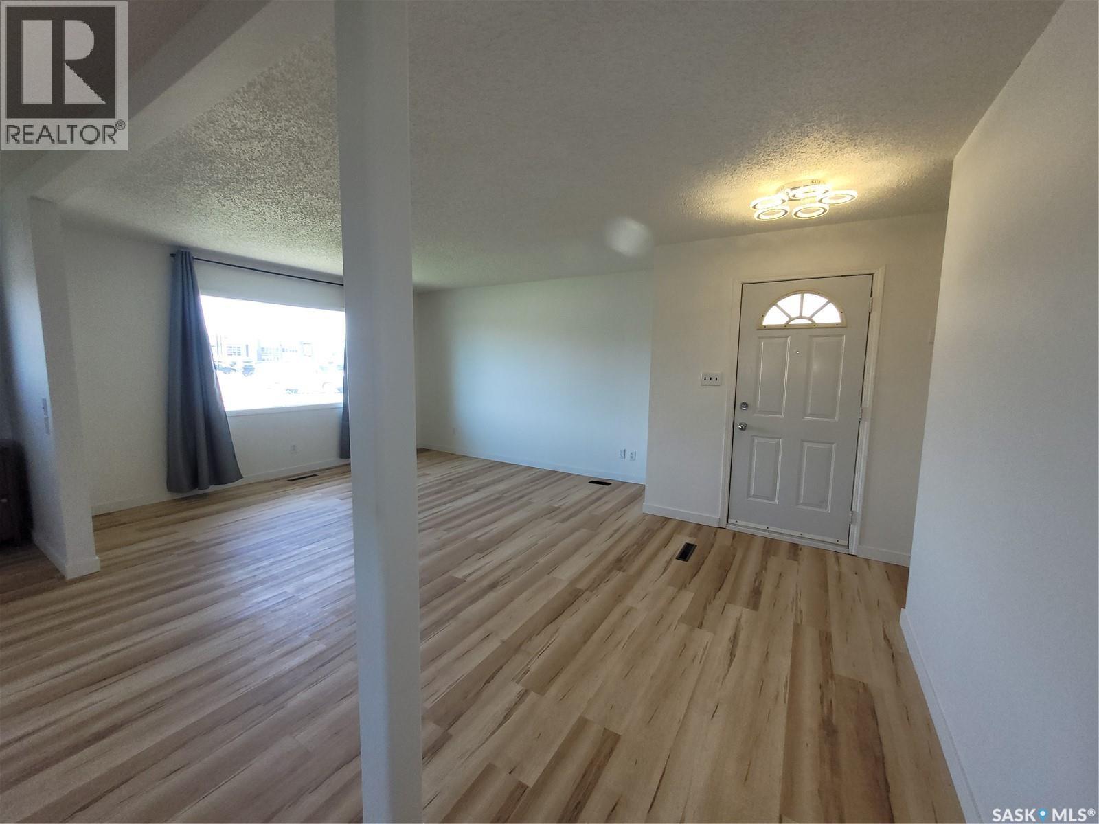 1210 P AVENUE N - 13