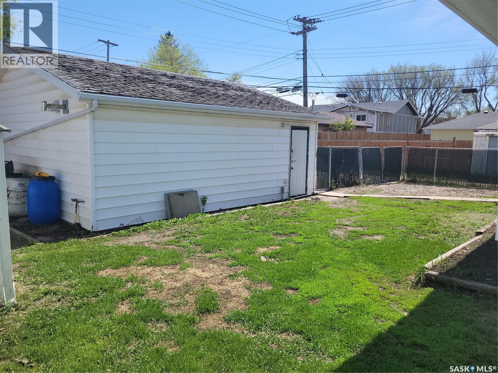 1210 P AVENUE N - 21