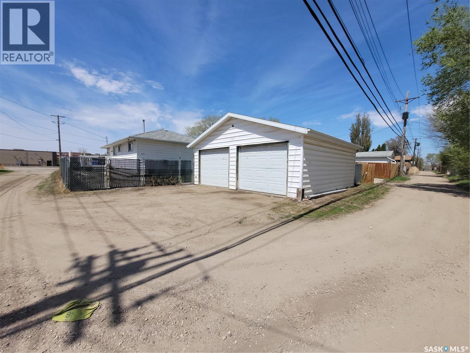 1210 P AVENUE N - 22