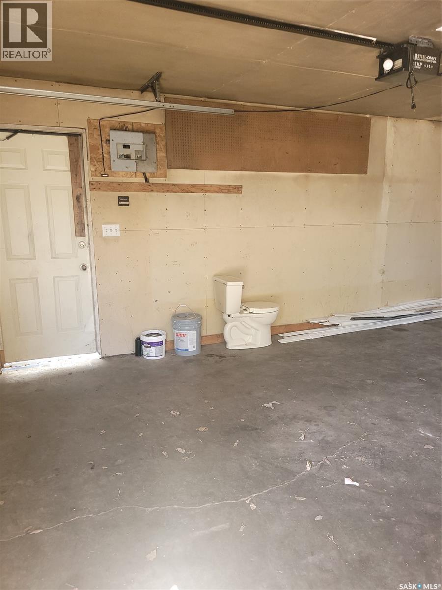 1210 P AVENUE N - 24