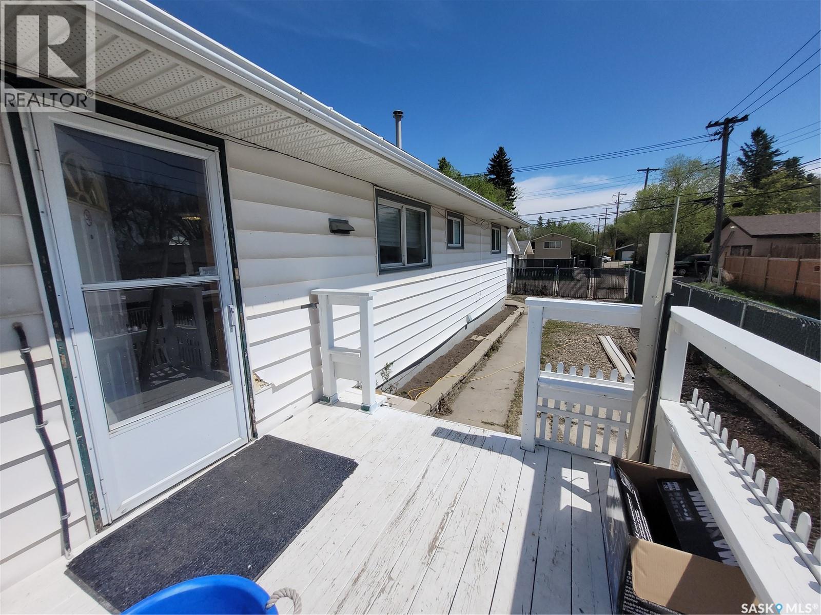 1210 P AVENUE N - 4