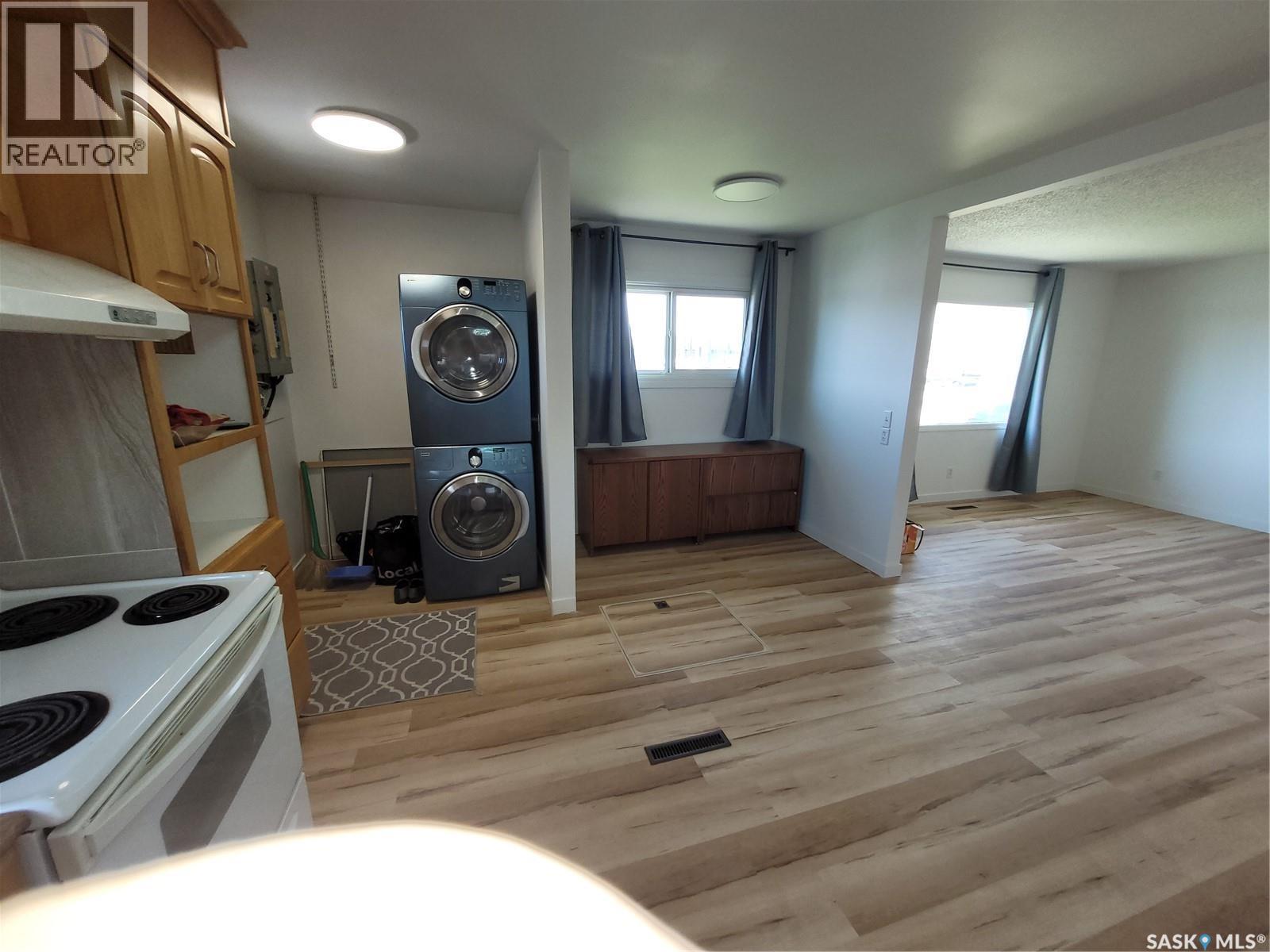 1210 P AVENUE N - 9