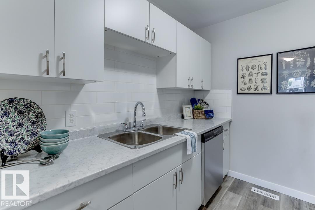 7032 MILL WOODS RD NW - 24