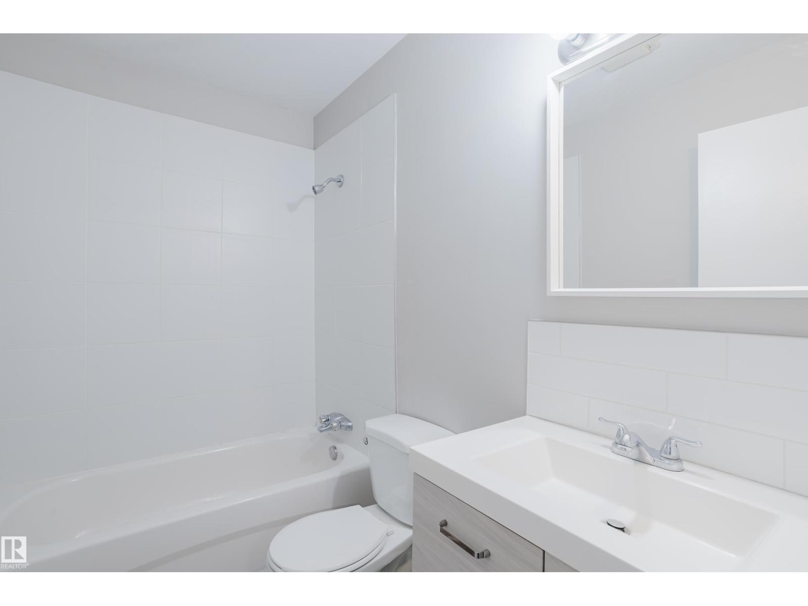 7032 MILL WOODS RD NW - 44