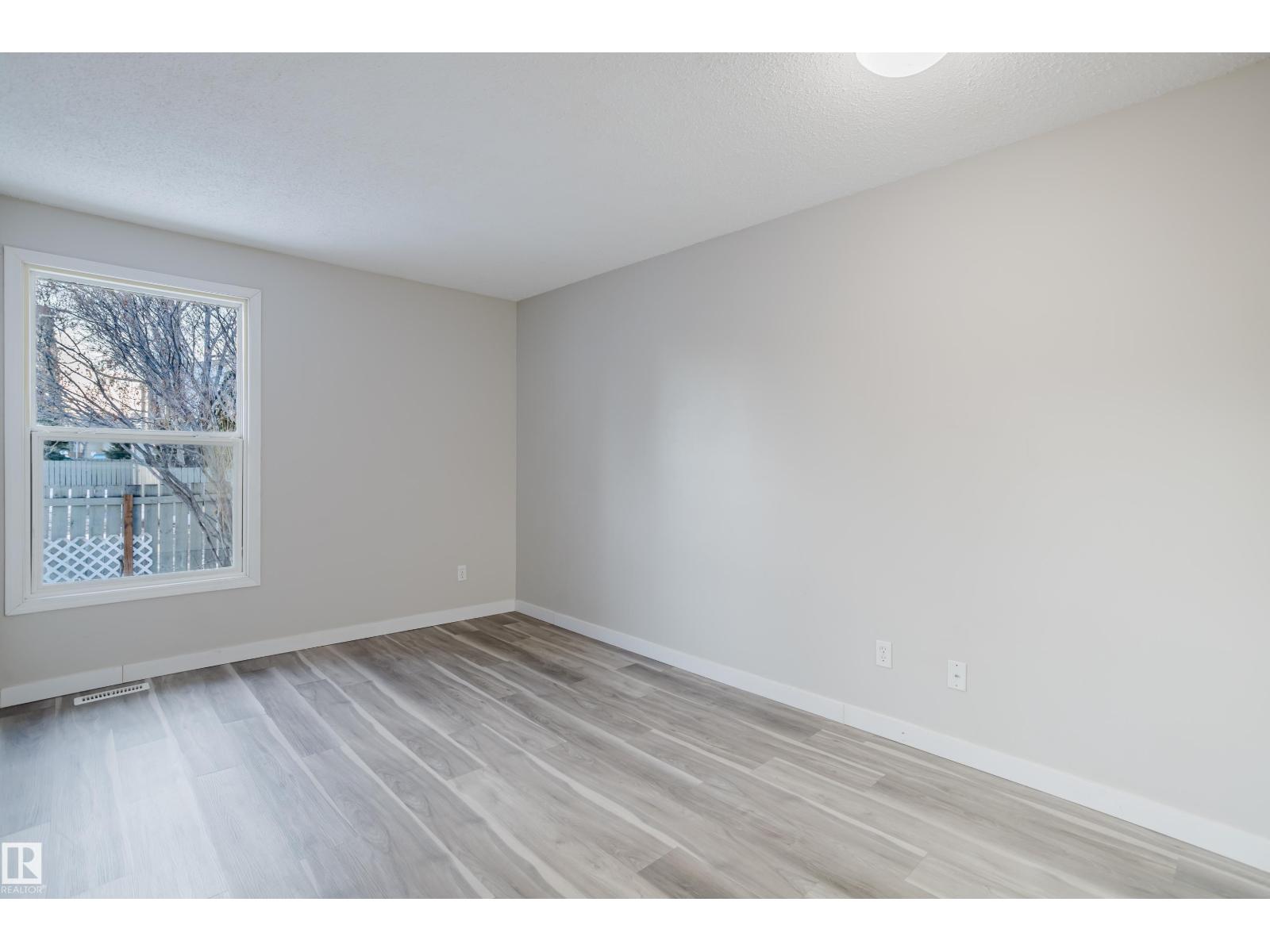 7032 MILL WOODS RD NW - 39