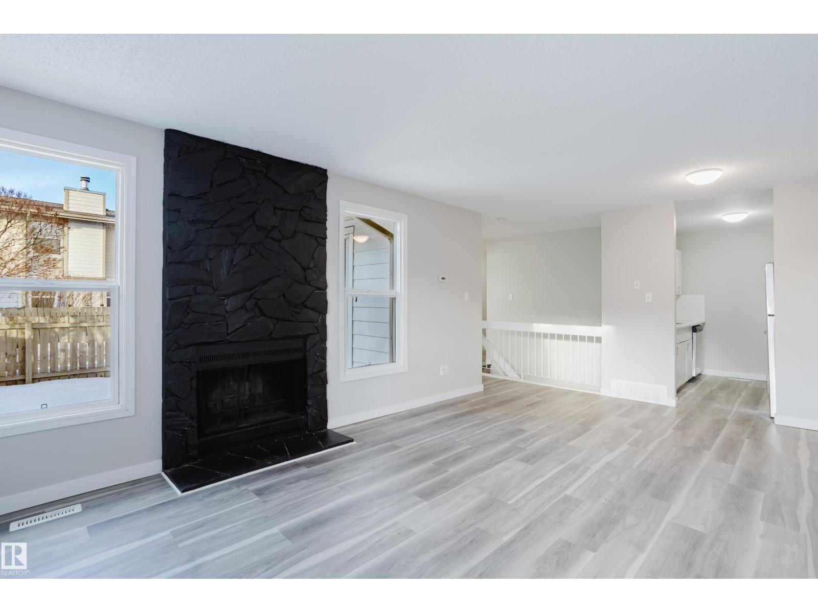 7032 MILL WOODS RD NW - 18