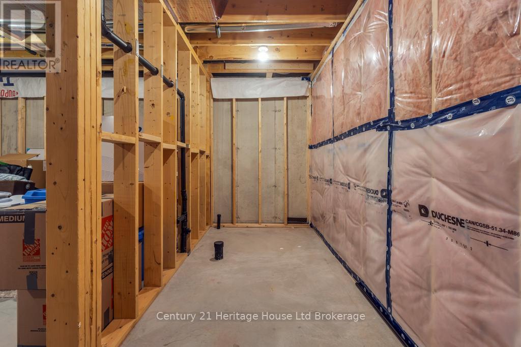 3-bedroom home for sale at 33 MARTIN STREET, Tillsonburg ON · photo 36 of 42