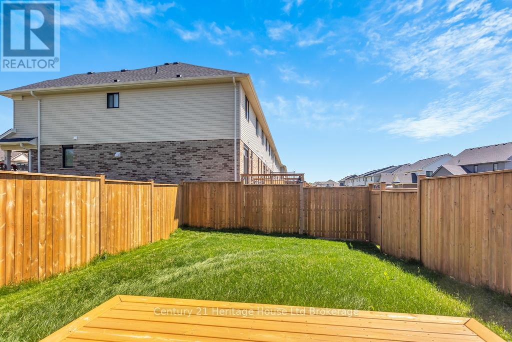 3-bedroom home for sale at 33 MARTIN STREET, Tillsonburg ON · photo 6 of 42
