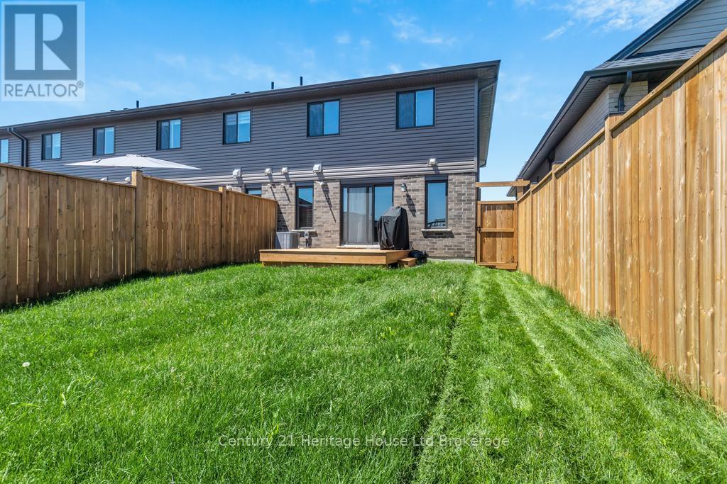 3-bedroom home for sale at 33 MARTIN STREET, Tillsonburg ON · photo 7 of 42