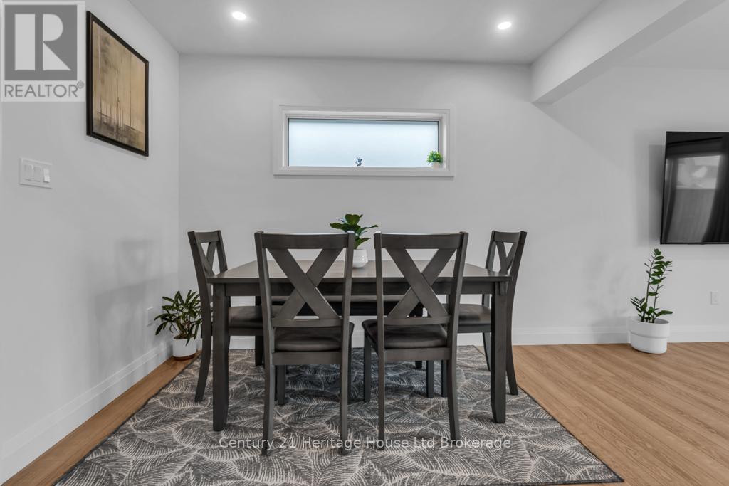 3-bedroom home for sale at 33 MARTIN STREET, Tillsonburg ON · photo 9 of 42