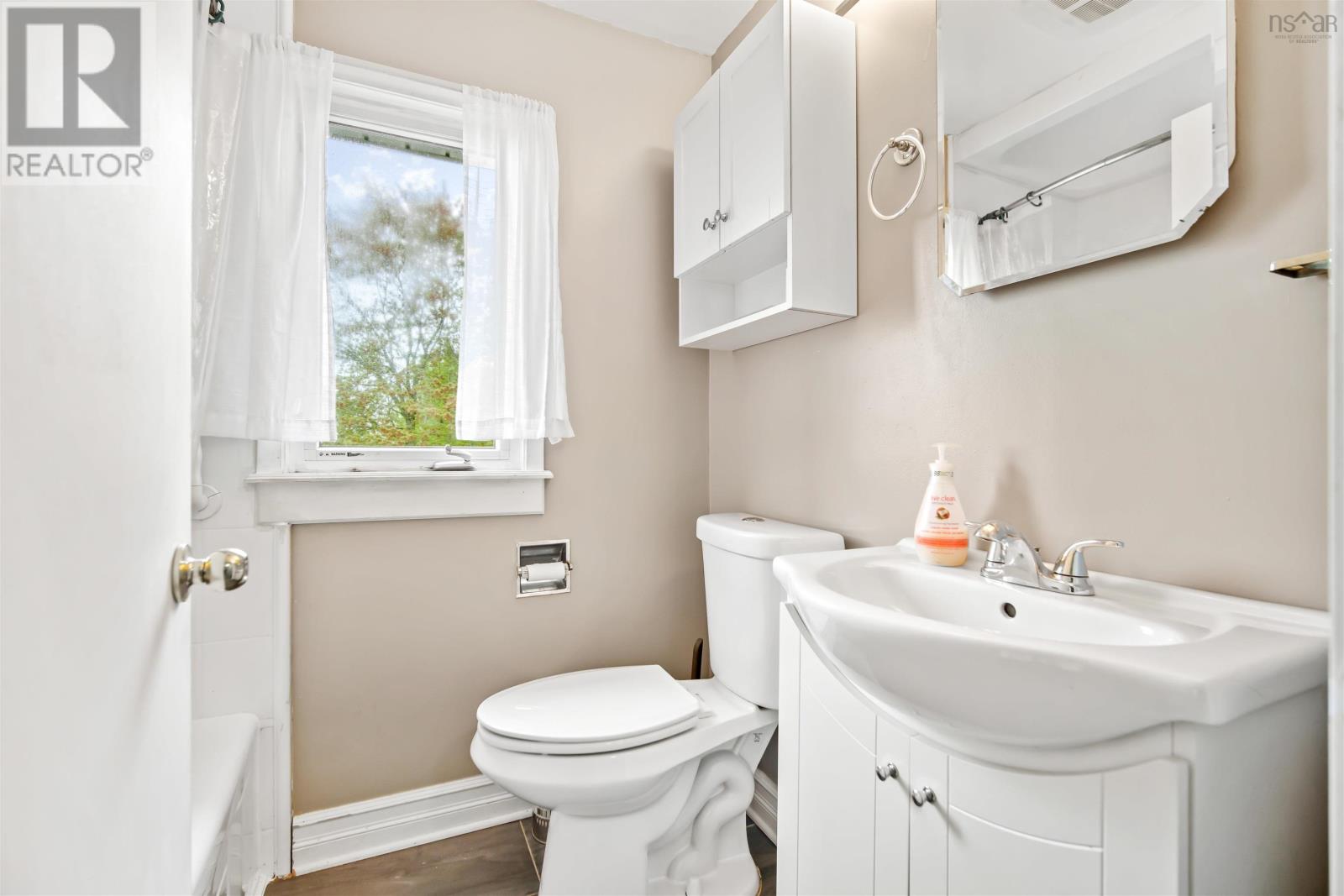 Property 34 of 49 of 114 Frederick Avenue