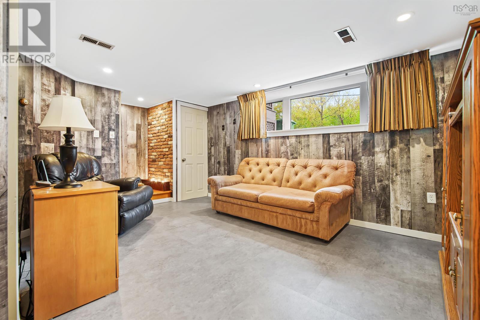 Property 39 of 49 of 114 Frederick Avenue