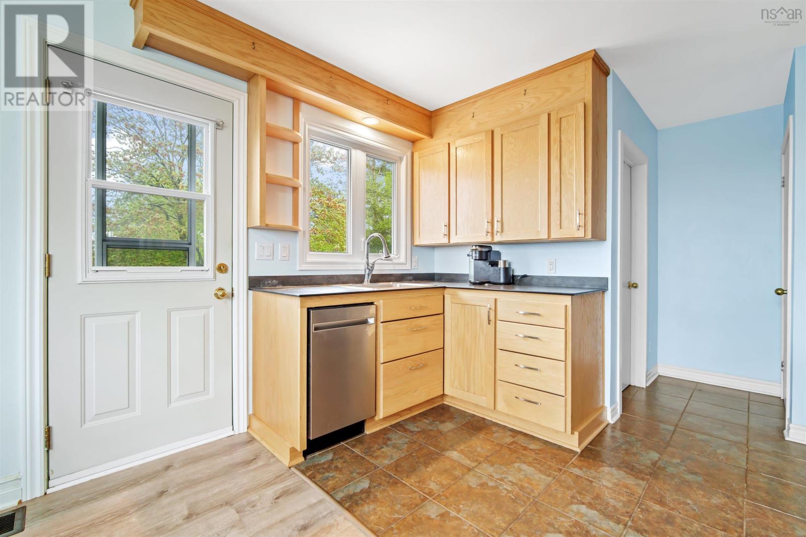 Property 23 of 49 of 114 Frederick Avenue