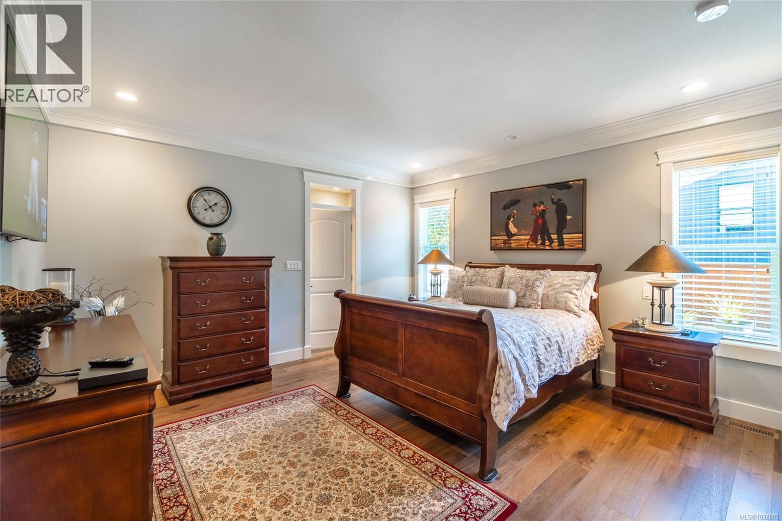 3329 Dolphin Dr - 5