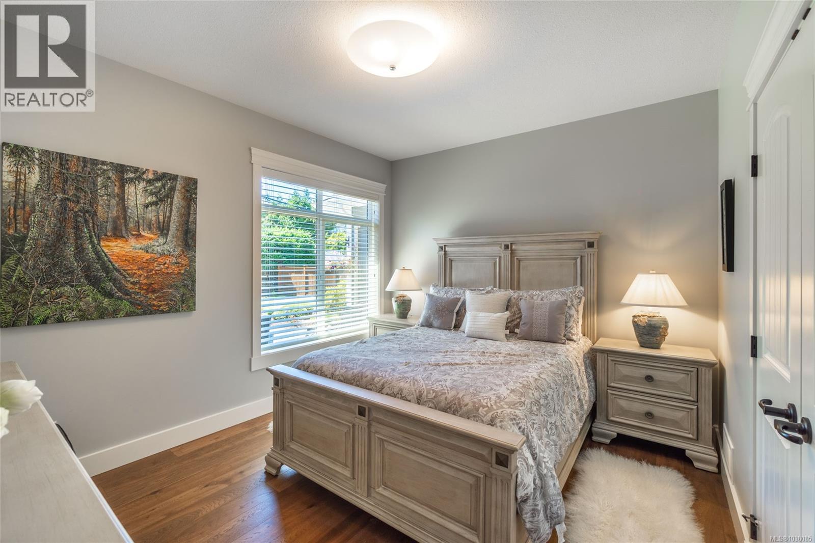 3329 Dolphin Dr - 6